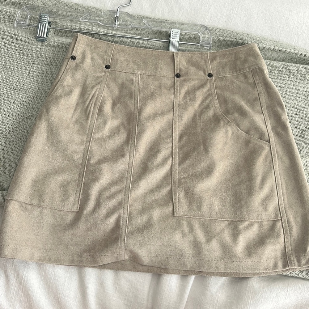 Velvet nude skirt